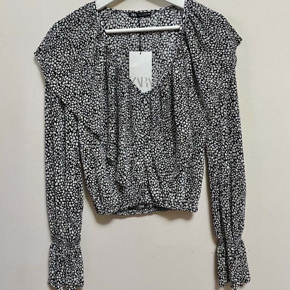 Zara ribbed black and white top